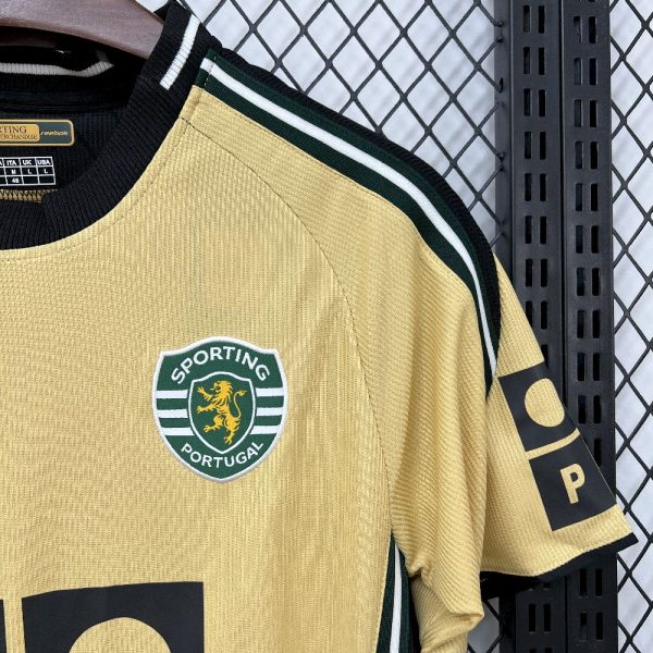 Retro Sporting Cp 2000/04 Away Jersey - Image 8